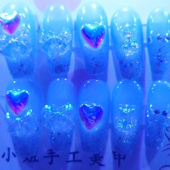 Cute Winter Wonderland Press-on Nails - Picture 2 of 4